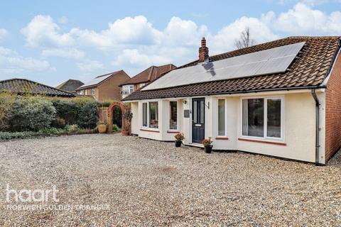 4 bedroom detached bungalow for sale, Norwich Road, Wymondham