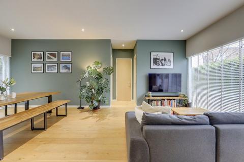 2 bedroom flat for sale, Wastdale Road, Forest Hill, London, SE23