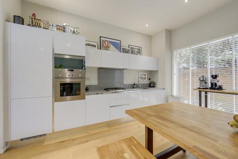 2 bedroom flat for sale, Wastdale Road, Forest Hill, London, SE23