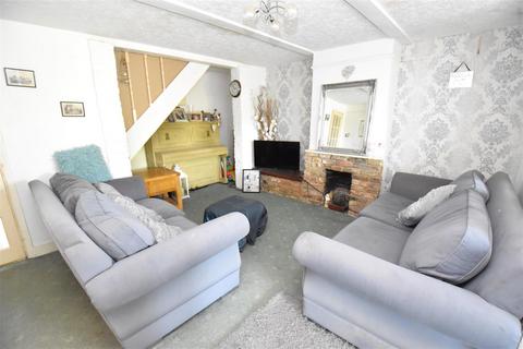 4 bedroom chalet for sale, Central Avenue, Rochford