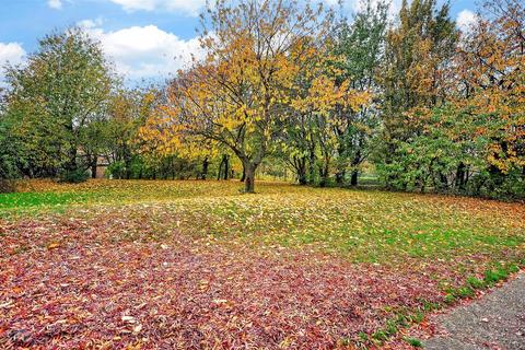 24 Olivers Mill, New Ash Green, Longfield, DA3 8RE