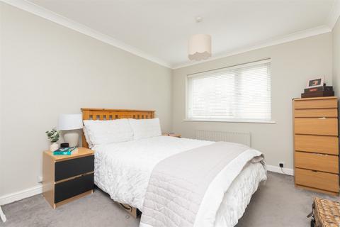 3 bedroom terraced house for sale, Olivers Mill, New Ash Green, Longfield, Kent