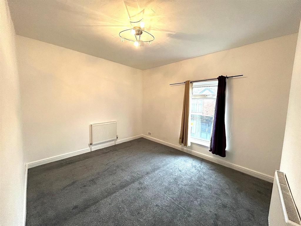 Bedroom 1.jpg