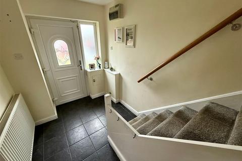 3 bedroom end of terrace house for sale, Spinney Drive, Cheswick Green, Solihull