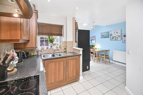 4 bedroom mews for sale, Leigh Road, Leigh