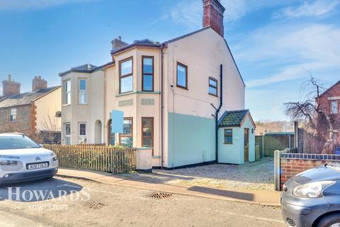 4 bedroom semi-detached house for sale, The Street, Corton