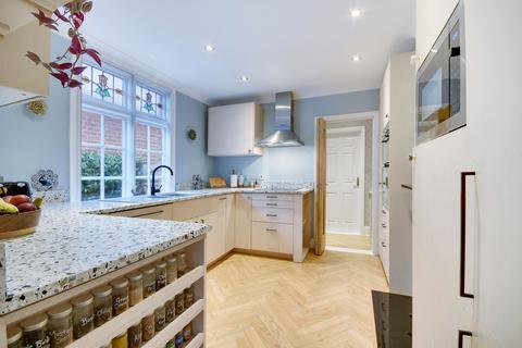 33 Rosebery Road, Chelmsford, CM2 0TU