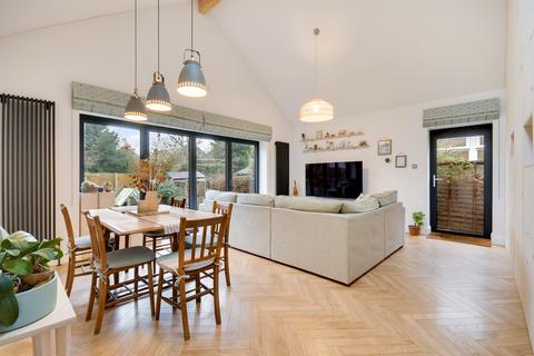 33 Rosebery Road, Chelmsford, CM2 0TU
