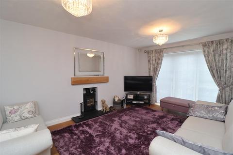 4 bedroom detached house for sale, Birchfield Drive, Worksop S80