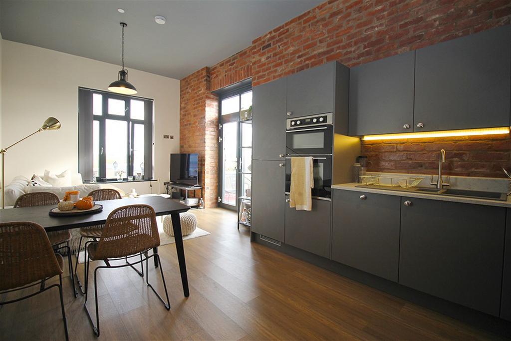 Lounge / Kitchen