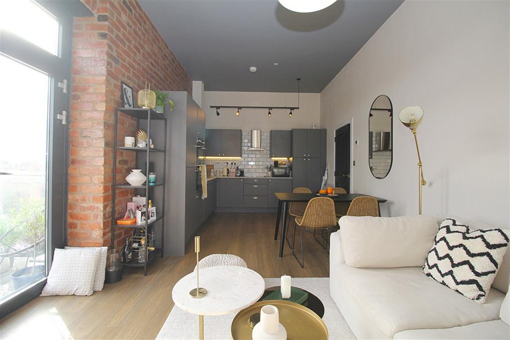 Lounge / Kitchen