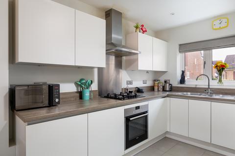 3 bedroom semi-detached house for sale, Webber Street, Horley, Surrey, RH6