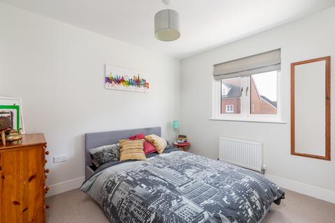 3 bedroom semi-detached house for sale, Webber Street, Horley, Surrey, RH6