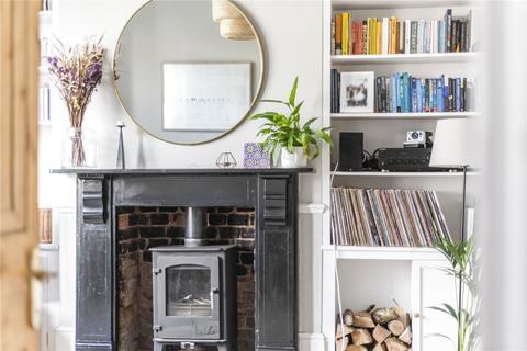 76 Honley Road, London, SE6 2JB