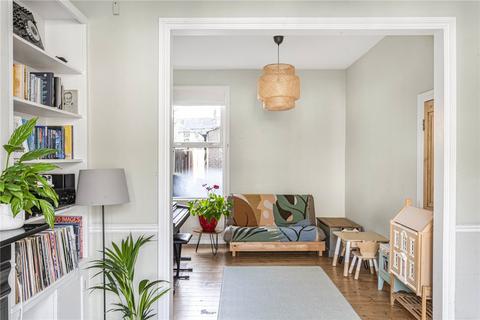 76 Honley Road, London, SE6 2JB