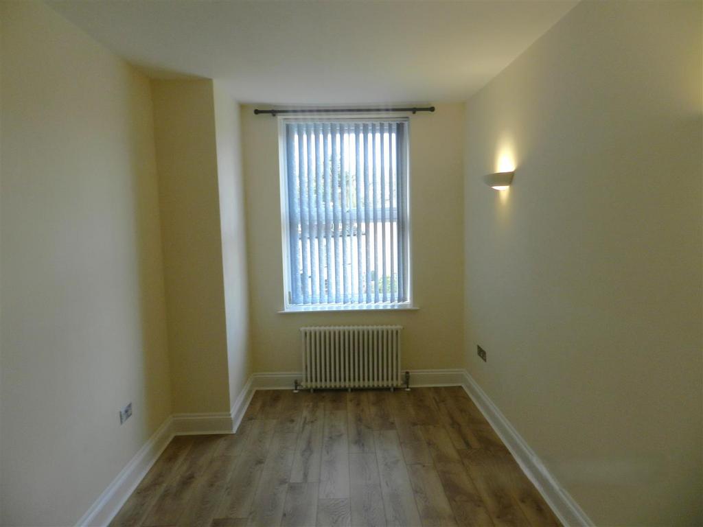 Bedroom 2.JPG
