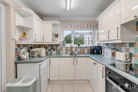 4 bedroom semi-detached house for sale, Bedingfield Crescent, Halesworth