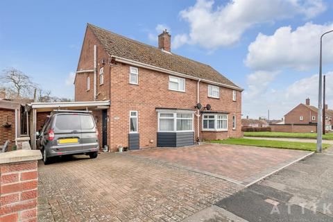 4 bedroom semi-detached house for sale, Bedingfield Crescent, Halesworth