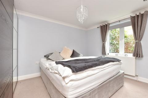 1 bedroom ground floor flat for sale, Coulsdon Road, Caterham, Surrey