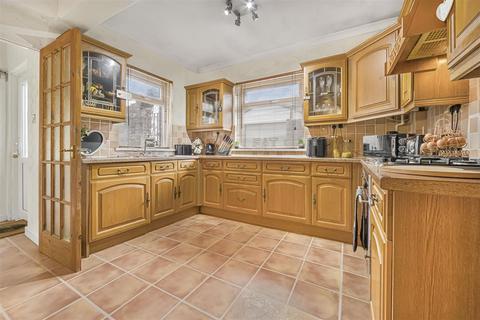 3 bedroom end of terrace house for sale, Howell Road,,, Neath Port Talbot, Neath