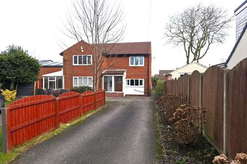 4 bedroom detached house to rent, Moorland Road, Drighlington