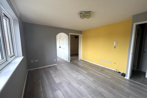 101 Howard Close, Waltham Abbey, EN9 1XB