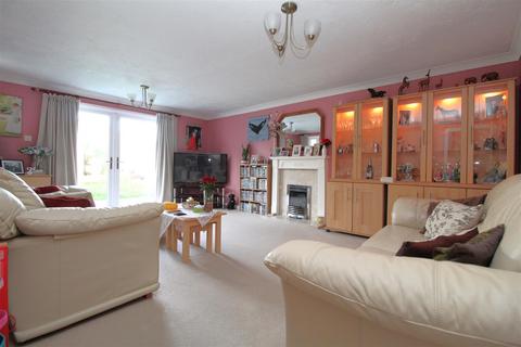 5 bedroom detached house for sale, Oakland Court, Ramsgate