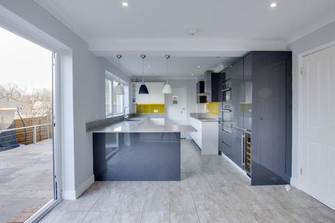 10 Ashdown Close, Haywards Heath, RH16 3NR