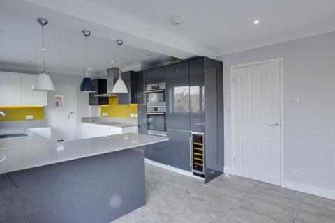 10 Ashdown Close, Haywards Heath, RH16 3NR