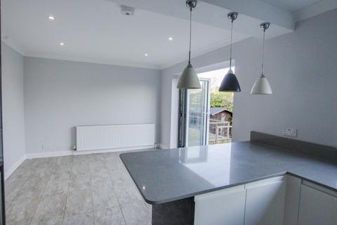 10 Ashdown Close, Haywards Heath, RH16 3NR