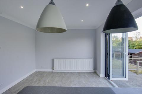 10 Ashdown Close, Haywards Heath, RH16 3NR