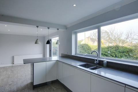 10 Ashdown Close, Haywards Heath, RH16 3NR