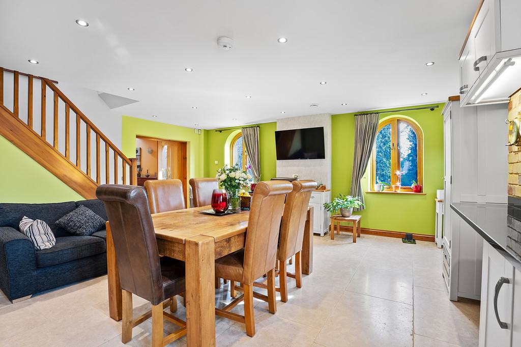 Kitchen dining room
