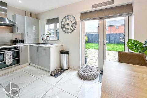 2 bedroom detached house for sale, Penguin Parade, Stanway