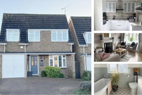 4 bedroom detached house for sale, Poplars Road, Banbury, OX17