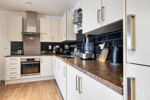 2 bedroom flat for sale, Godinton Road, Ashford TN23