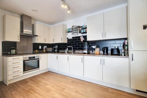 2 bedroom flat for sale, Godinton Road, Ashford TN23