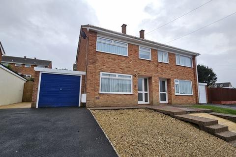 3 bedroom semi-detached house to rent, Trent Close, Bideford