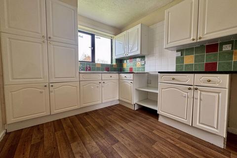 4 bedroom semi-detached house for sale, Traffwll Road, Holyhead, LL65