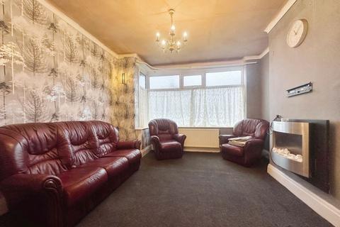 3 bedroom semi-detached house to rent, Alder Road, Rochdale