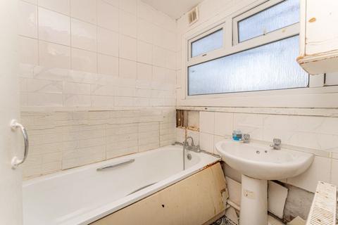 3 bedroom terraced house for sale, Forest Road, Edmonton