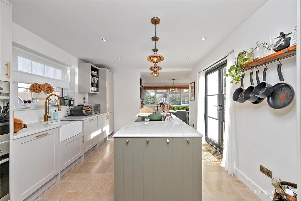 12 Kitchen 29 Cobden Hill Logo-13.JPG