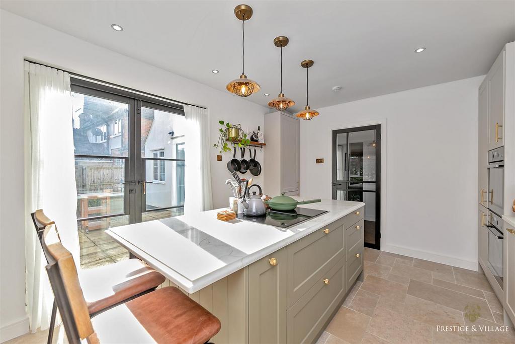 13 Kitchen 29 Cobden Hill Logo-20.JPG