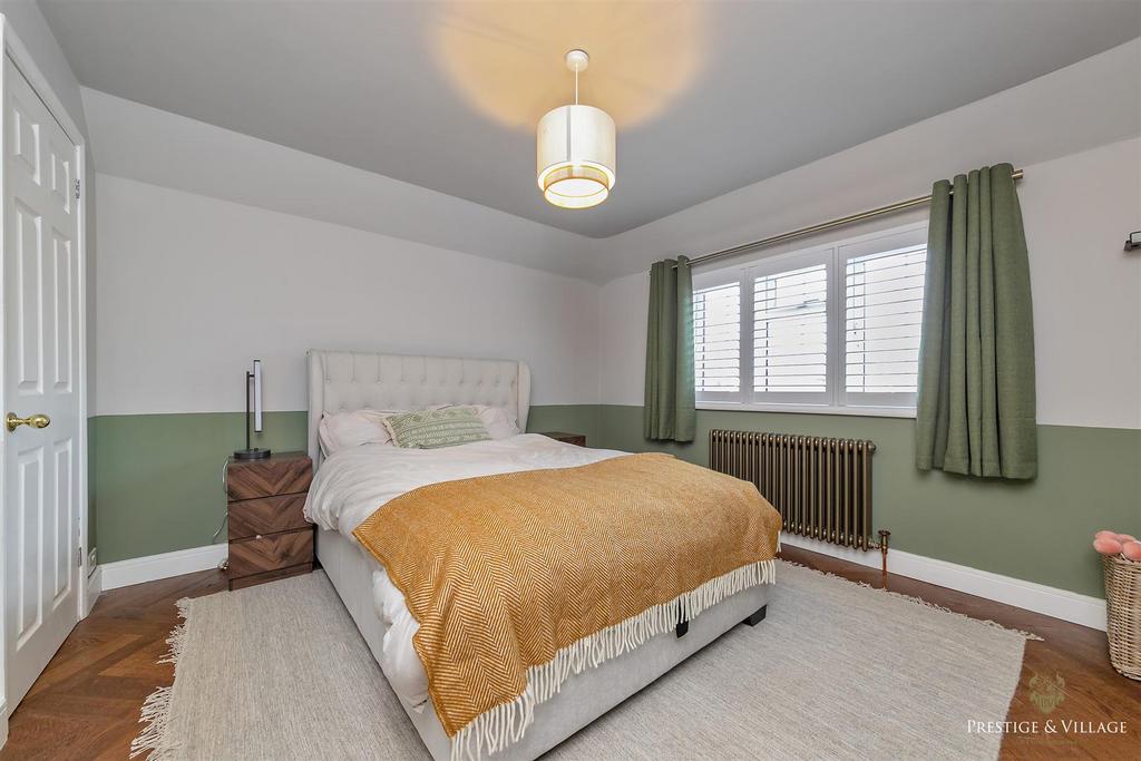 26 Bedroom 2 29 Cobden Hill Logo-59.JPG