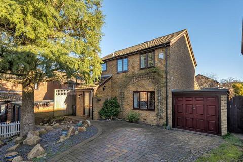30 Maywater Close, South Croydon, CR2 0RS