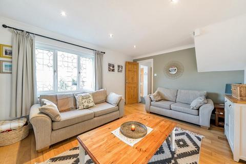 30 Maywater Close, South Croydon, CR2 0RS