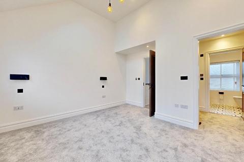 undefined, Rampart street, Aldgate, London, E1 2LA