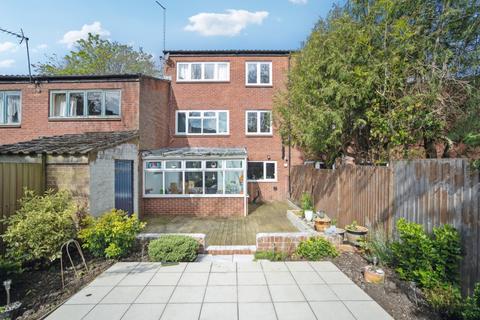 4 bedroom terraced house for sale, Myrtleside Close, Northwood, Middlesex