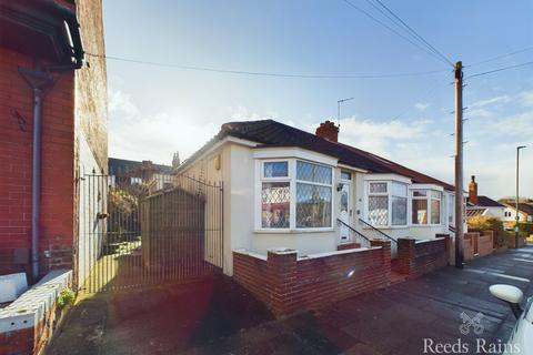 2 bedroom bungalow for sale, Oxford Street, North Yorkshire TS12