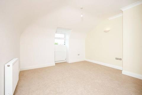 2 bedroom flat to rent, Victoria Road, Bexleyheath DA6